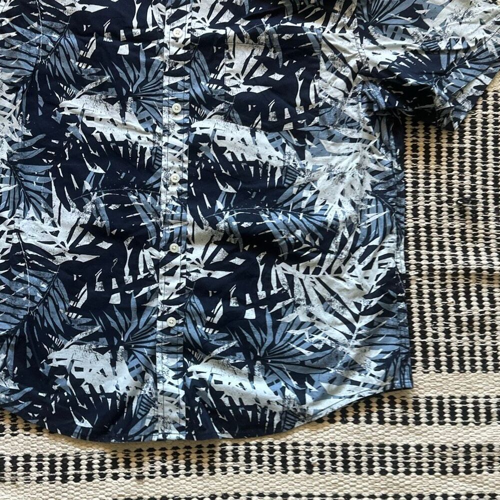 Goodfellow Size Large Blue leaf print button up Hawaiian shirt NWT - Picture 6 of 7
